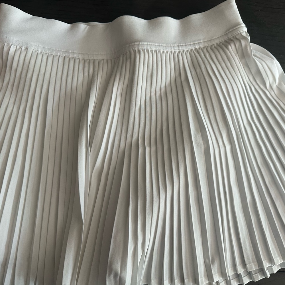 Lululemon White Pleated Skirt - like new
